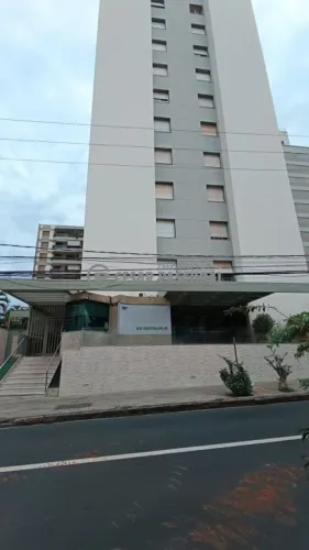 Apartamento Padrão Centro 3 dormitorios, sendo 1 suite com armarios sala 2 ambientes sacad
