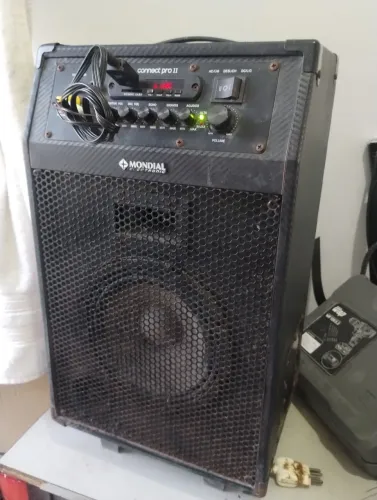 Caixa de som com adaptador bluetooth