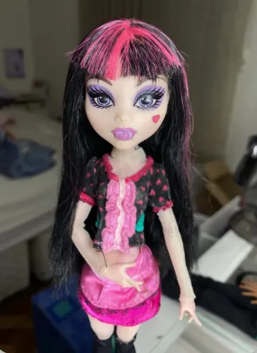 Monster high draculaura passeio no shopping