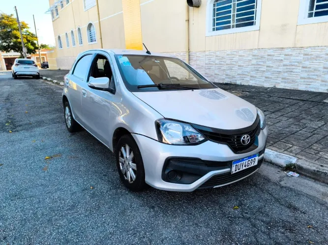 Toyota Etios X Plus 1.5 Flex 16V 5P Mec. 2020