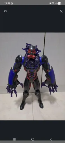 Max Steel Toxzon em ótimo estado
