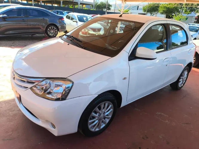 Toyota Etios XLS 1.5 Flex 16V 5P Mec. 2014