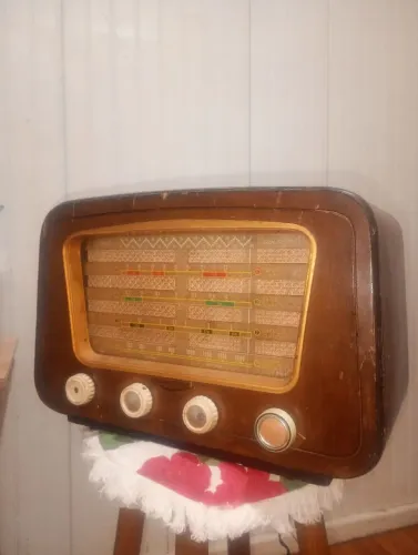 Rádio antigo