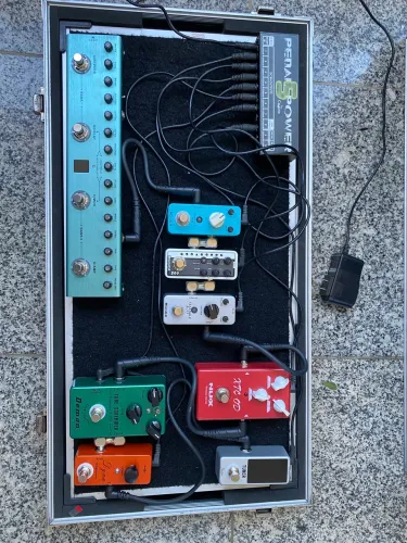 Pedalboard completo com case 