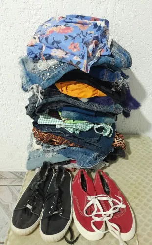 Lote de roupas femininas 