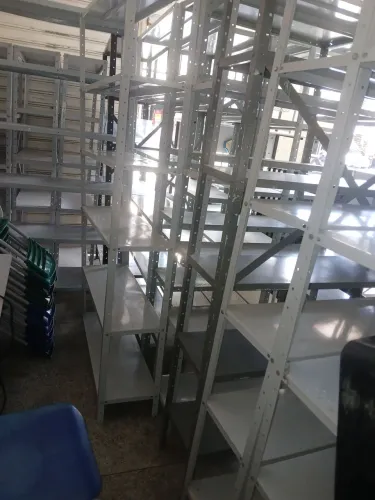 Pra vender prateleiras de ferro