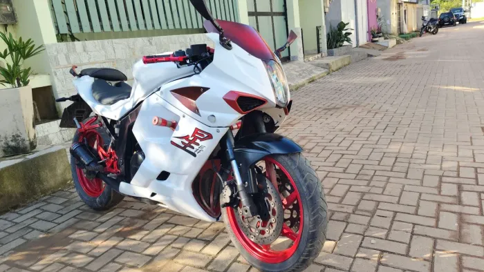 KASINSKI COMET GT-R 250 2012 | PERSONALIZADA | R$ 10.000