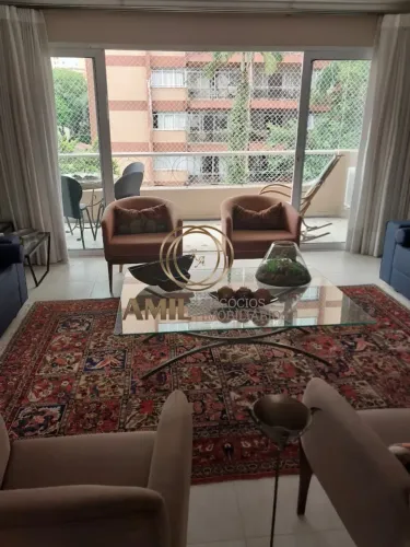JM RA AMIL vende Apartamento, 4 Quartos sendo 1 suíte, 217m², Condomínio Edifício Capri, V