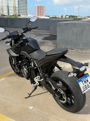 Suzuki GSX-8S 2025 - Apenas 9.000km