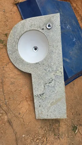 Bancada banheiro em granito com pia redonda