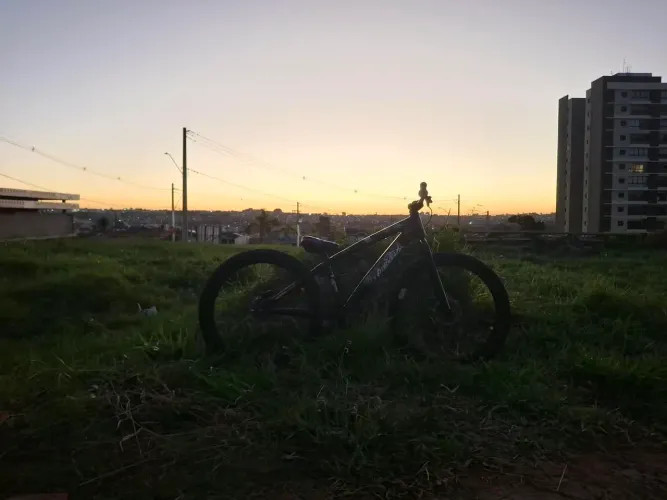 Gios 2023 4trix preta com pneu kenda flame MT 200