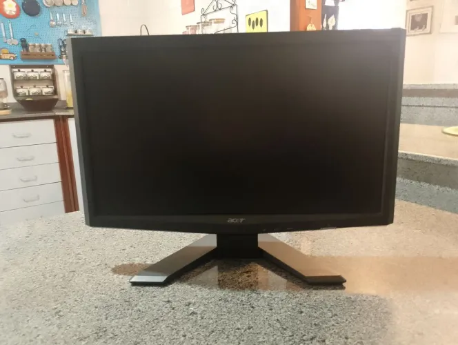 Monitor Acer 18 polegadas perfeito