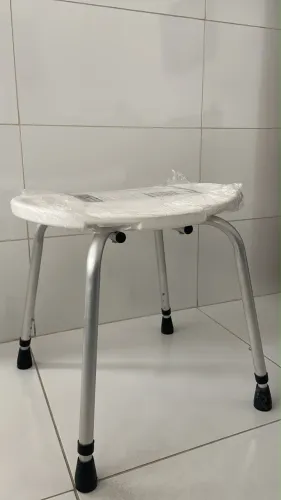 Banqueta Mebuki para Banho - Nova, Lacrada e Nunca Usada