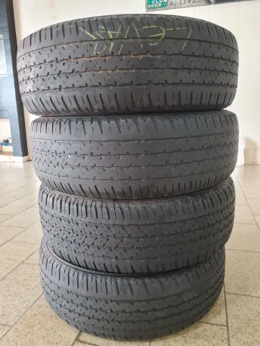 Jogo de pneus para SUV. Bridgestone Dueller H/T - 215/65R16.