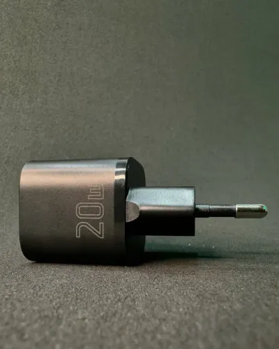 Carregador ESSAGER 20W Original - Carregamento Rápido e Seguro