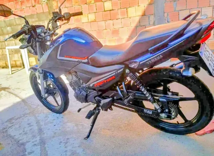 Vendo factor 150. Semi nova 
