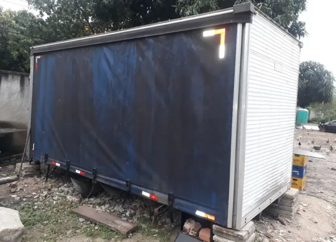 Baú tipo sider lonado 5,40×2,40×2,40
