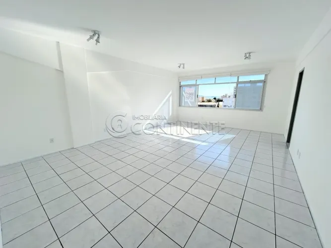 SALA - COMERCIAL- A VENDA- NO ESTREITO