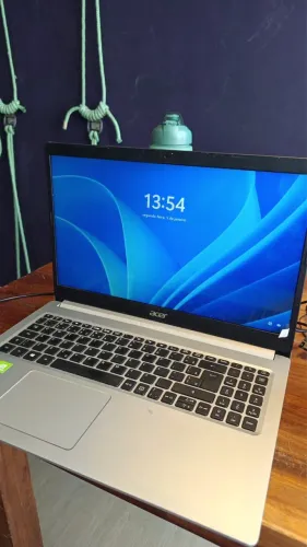 Notebook Acer Aspire i5 8GB SSD 256GB MX250 A515-54G -  excelente estado
