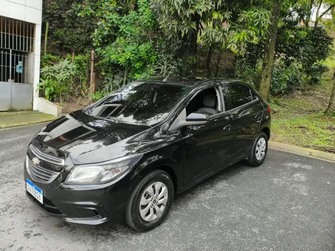 Chevrolet Onix Hatch LT 1.0 8V Flex Power Mec. 4P 2015