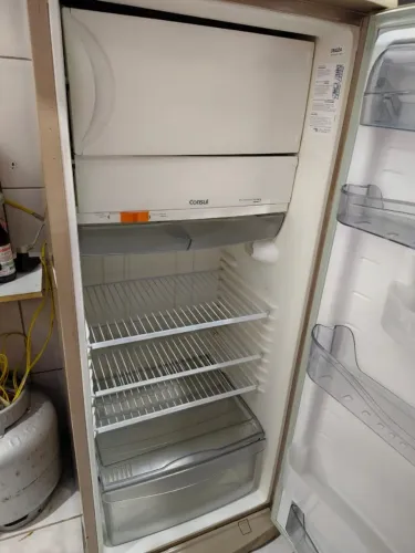 Vendo geladeira 320 litro