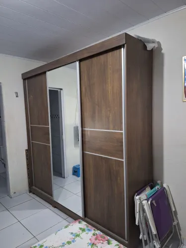 Guarda Roupa Casal com Espelho 3 Portas de Correr