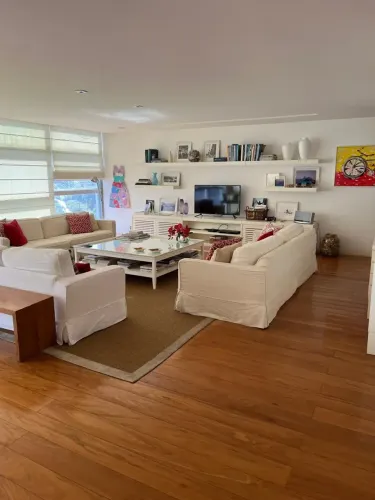 BELÍSSIMO APARTAMENTO DE FRENTE PRA LAGOA!