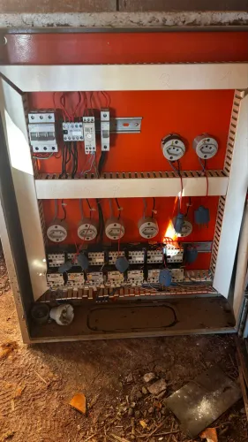 Caixa central 220v