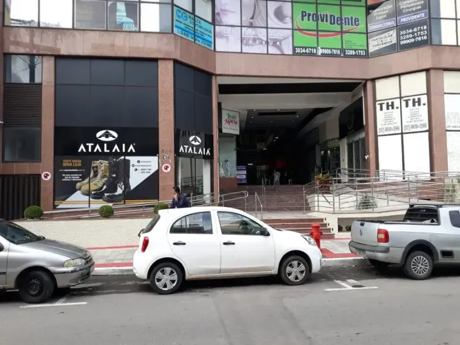 Ponto comercial/Loja/Box para venda possui 105 metros quadrados