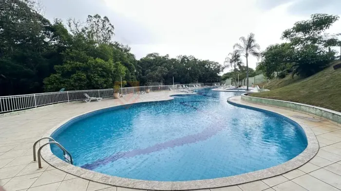 Apartamento com 2 quartos, 48 m²  Oportunidade de apartamento 2 quartos e varanda no Cond