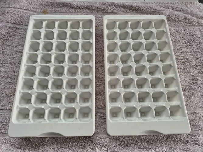 Forma de Gelo de Geladeira Usado
