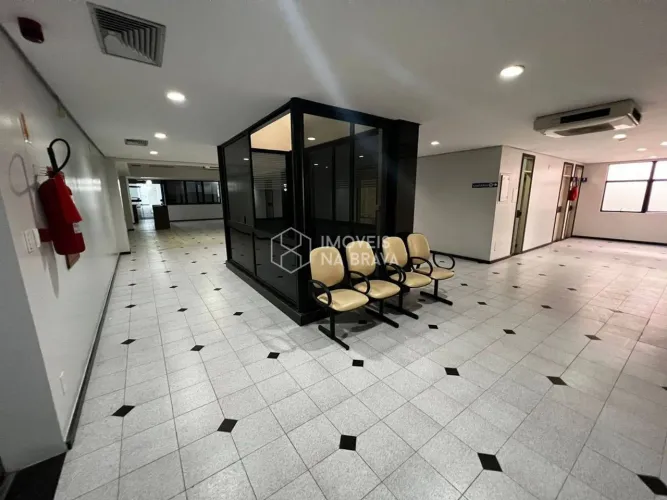SALA COMERCIAL PARA ALUGAR - 321,04 METROS QUADRADOS - CENTRO - ITAJAI/SC