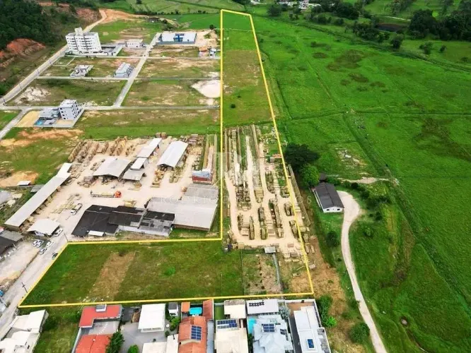 Terreno à venda no Centro de Paulo Lopes