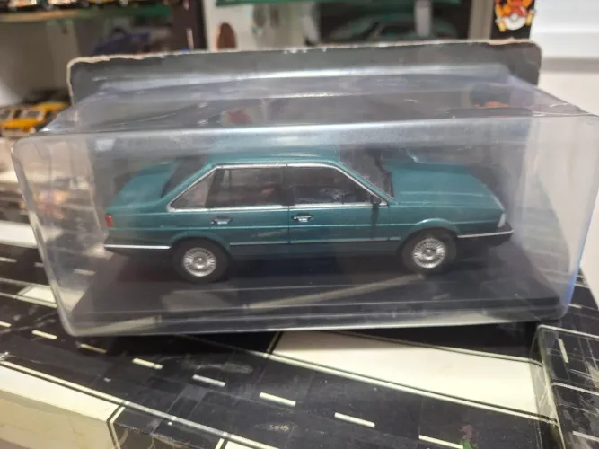 Miniatura Santana Argentino escala 1/24 lacrado e muito raro.
