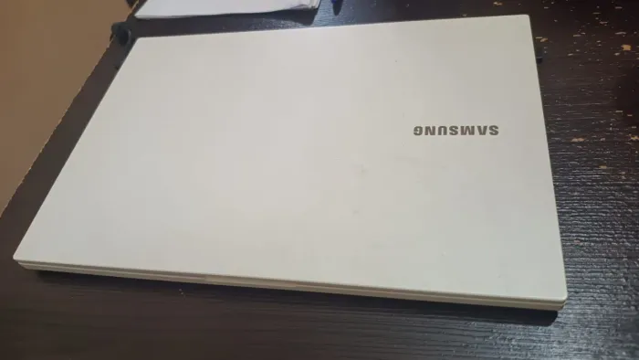 Notebook Samsung Book E20 Branco 8GB RAM SSD 700GB Tela 15,6?