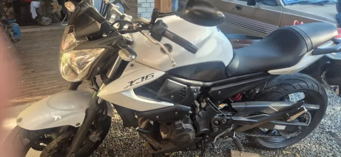Linda moto esportiva a venda