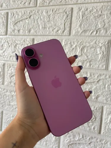 iPhone 16 