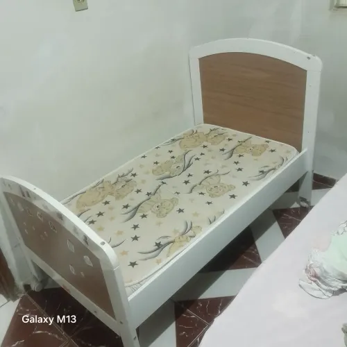 Cama infantil com colchão 