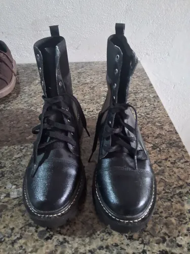 Bota coturno unisex número 38 