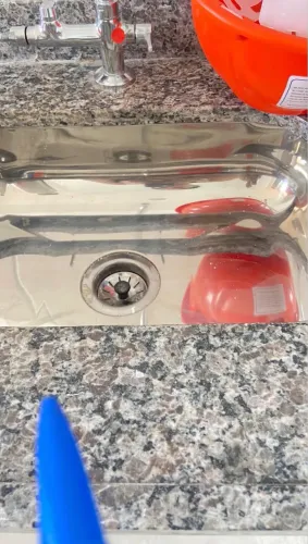 Vendo pia de cozinha nova.
