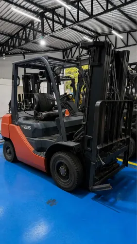 Empilhadeira Toyota 