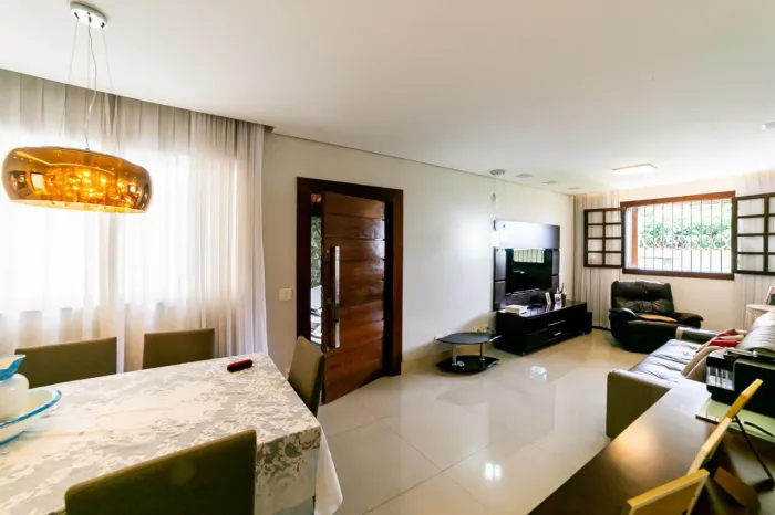 Casa à Venda - São Marcos, 4 Quartos, 300 m2