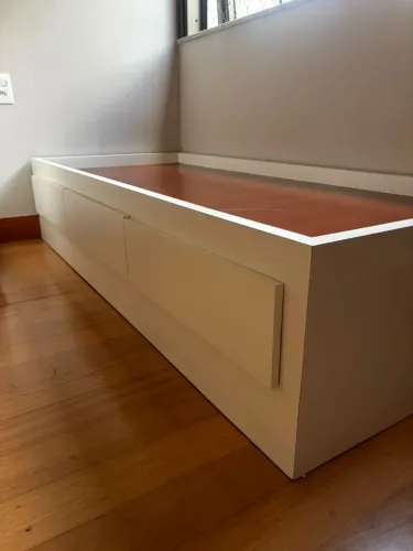 Cama solteiro babá com gavetas
