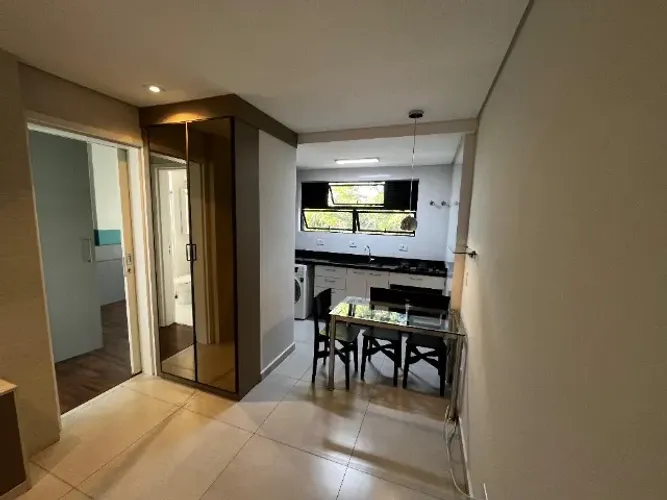 Lindo apto 1 Quarto nas Mercês: 28m² Priv., Vaga Livre Coberta, Lazer Completo, Mobiliado.