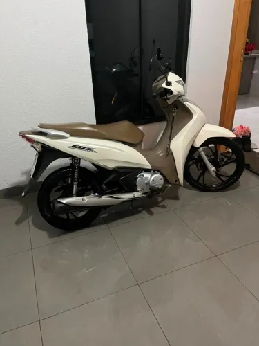 HONDA BIZ 125 23/24 BRANCA PEROLIZADO