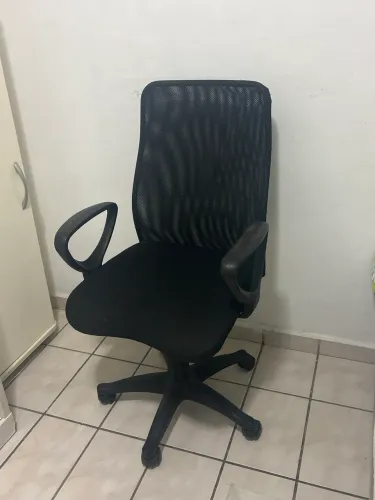 CADEIRA DE ESCRITÓRIO GIRATÓRIO 