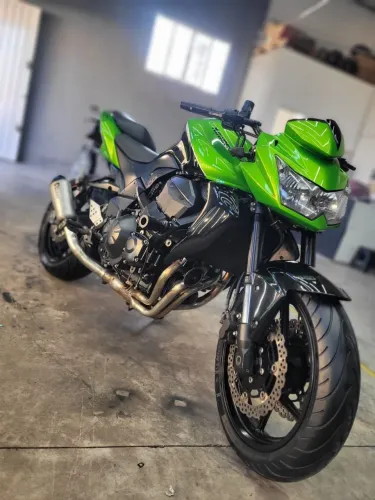 Vende-se Kawasaki z750