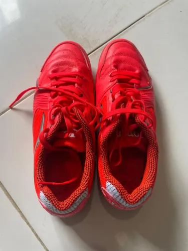 Chuteira society joma
