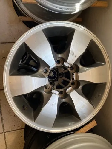 Roda Toyota Hilux aro 16 original unidade valor mínimo