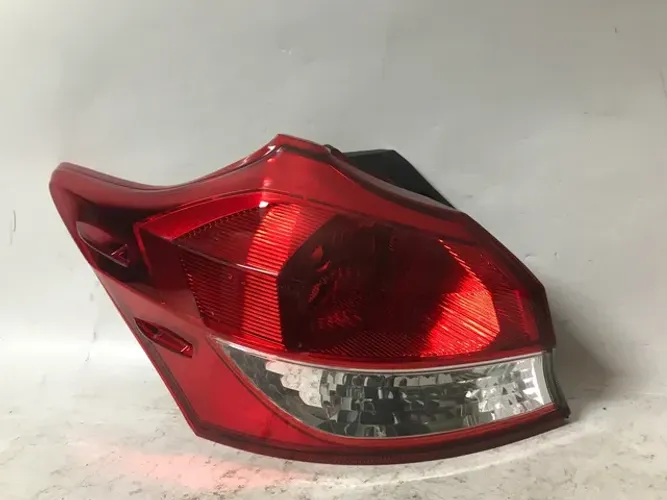 Lanterna Yaris Hatch  detalhe foto5